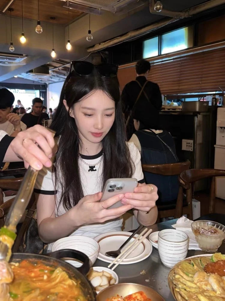 American Retro Short Sleeve T-shirt Women Streetwear Slim Fit Casual Embroidery Print Top Y2k Lady Korean Fashion Summer Clothes